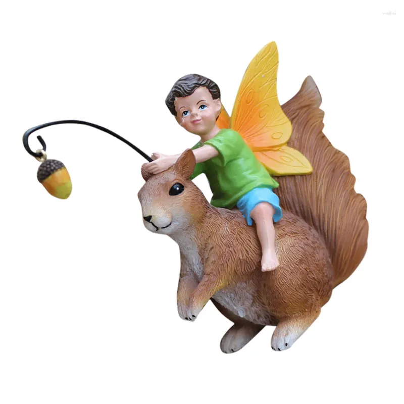 Trädgårdsdekorationer Flower Fairy Riding Squirrel Staty Elf Sculpture Crafts Harts Ornament Delicate Realistic Outdoor