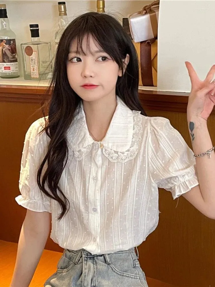 Women's Blouses White Doll Neck Shirt 2024 Summer Girls Lace Edge Flip Collar Single Breasted Pure Desire Style Top Sweet Young Short Sleeve