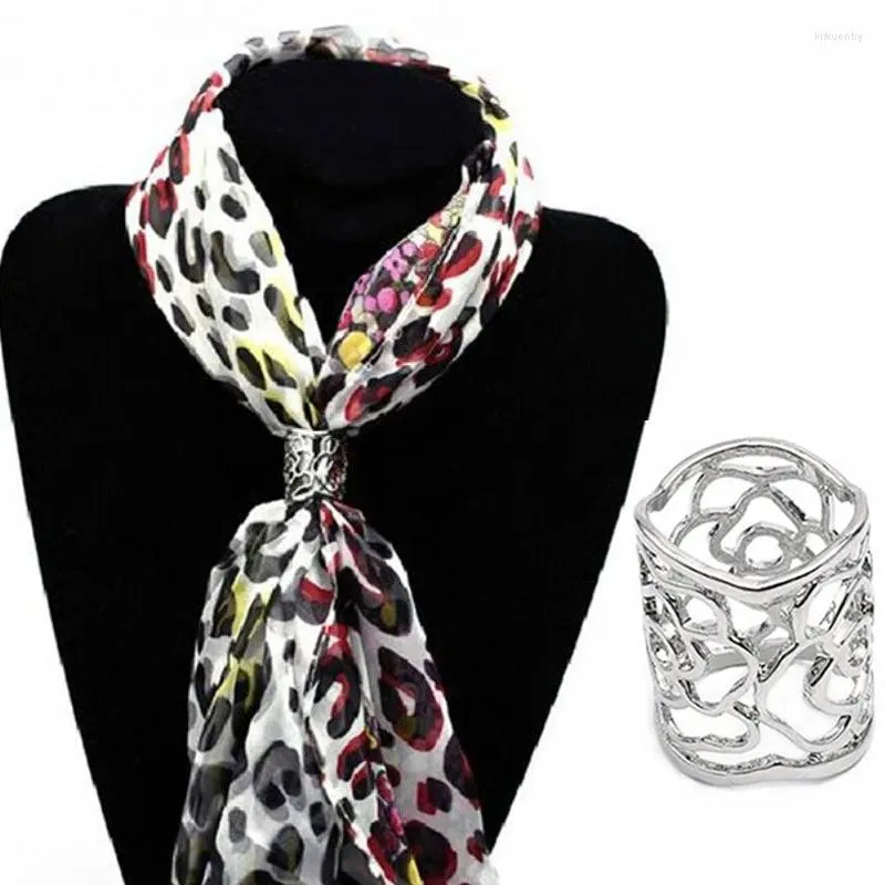 Broches Rose creuse fleur écharpe boucle pour femmes foulards bijoux vêtements accessoires cadeau