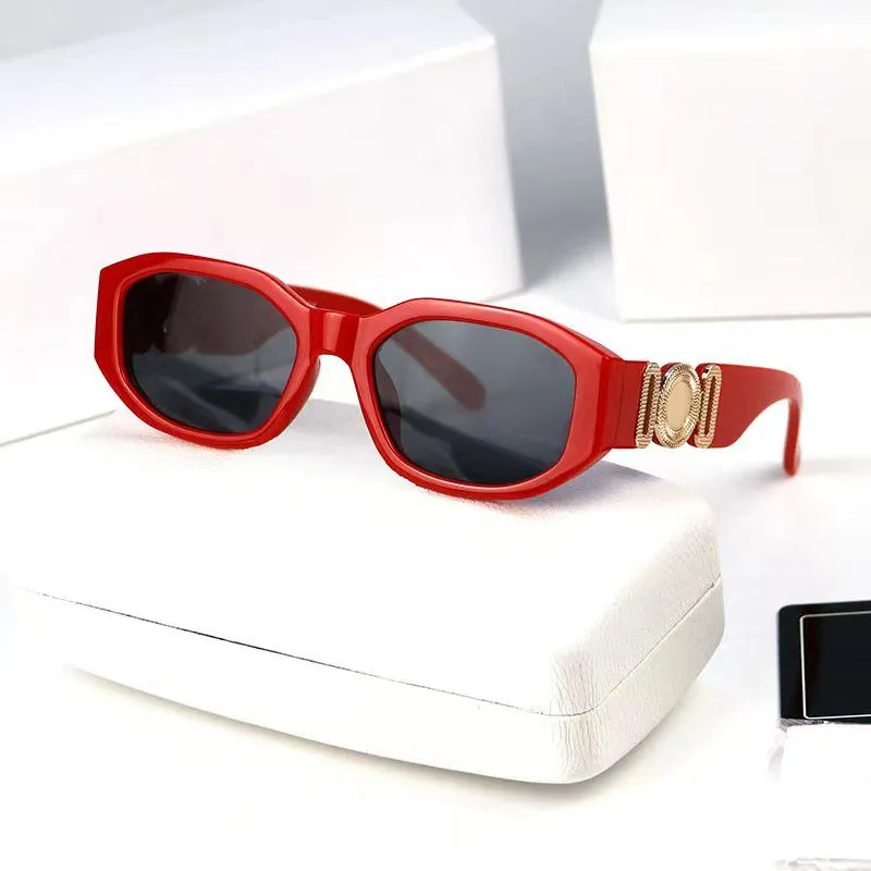 Designer modieuze zonnebrillen voor dames en heren klassieke gouden badge hiphopstijl Goggle strandzonnebril retro klein frame luxe ontwerp UV400 topkwaliteit