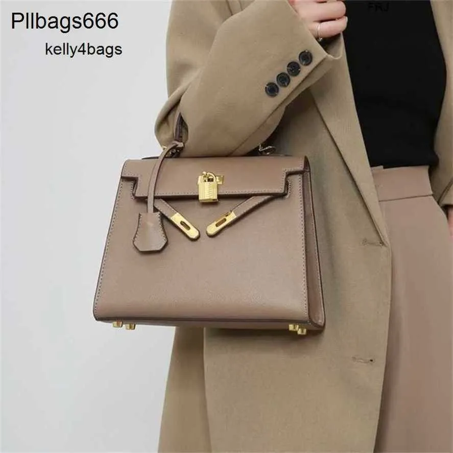 Designer Bag Handmade 5a Brand Secondgeneration Elephant Grey Highgrade Leather Womens Mini Portable Texture Messenger Women Have Logo