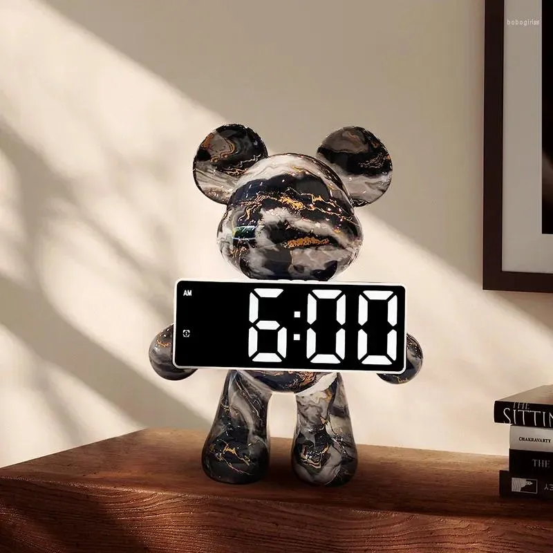 Bordklockor digital sängklocka Harts Material Smart Watchs Bear Decoration Piggy Bank Led Screen Long Battery Life Gifts