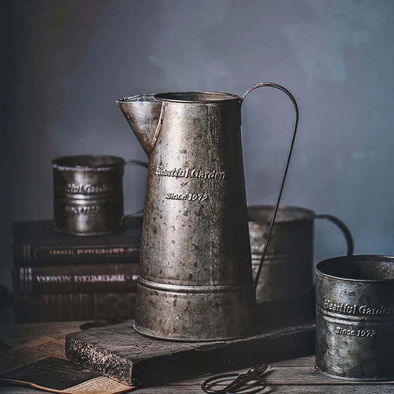 Film Vintage Manico in ferro Secchio per fiori Metallo Retro Stampa inglese Vaso per fiori in ferro battuto Decorazione per la casa Puntelli per fotografia