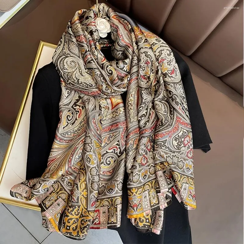 Sciarpe Sciarpa classica con stampa paisley Scialle elegante in raso di seta imitazione Protezione solare esterna Avvolgere la testa antivento Turbante Hijab