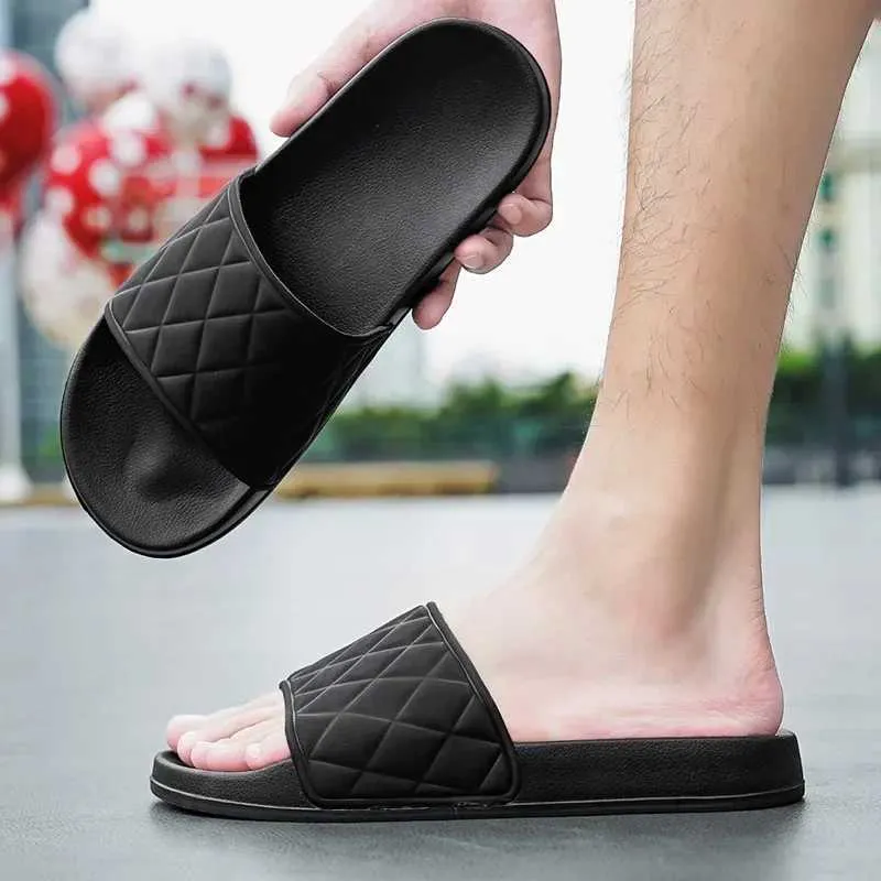 Slippers Slippers Summer Men Footwear Flat New Indoor ome Non Slip Slides Batroom ouse Soes Sandals Couples H240327