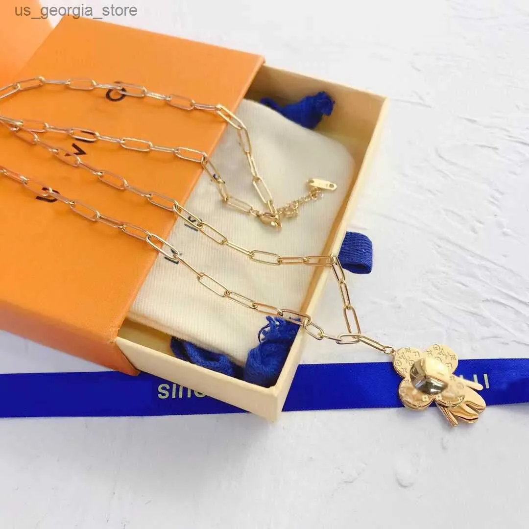 Pendant Necklaces Women Luxury Design Brand Letter Necklace Choker Chain 18K Gold Plated Stainless Steel Necklaces Flower Doll Pendant Fashion Girls Wedding Jewel