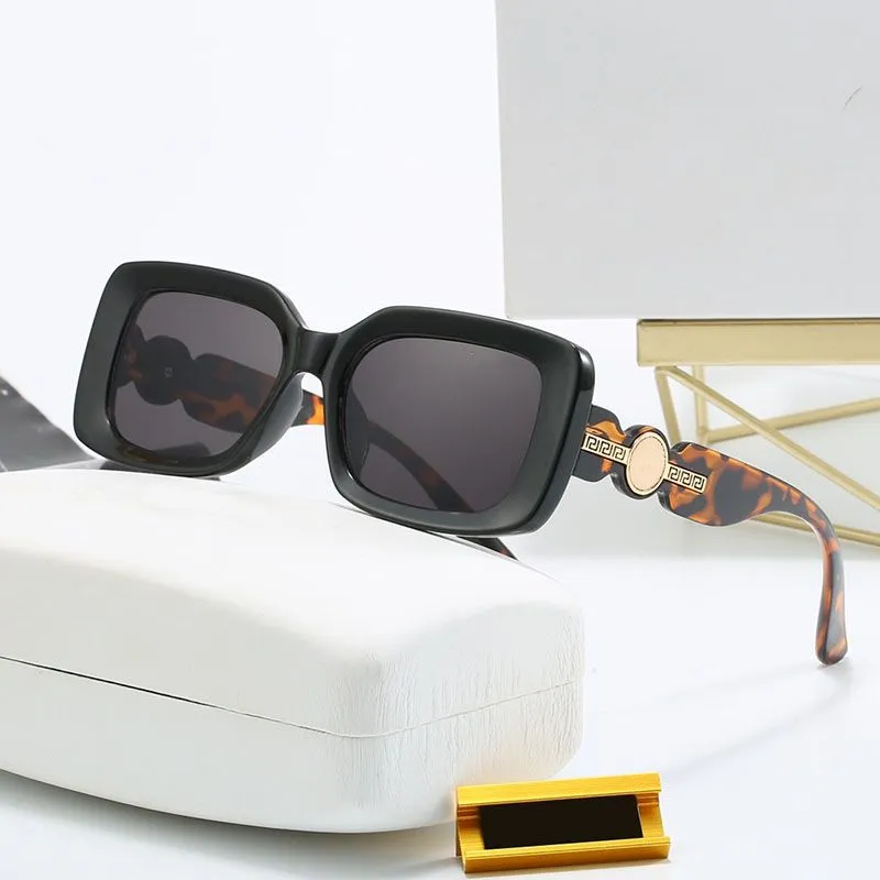 Der modische Designer liebt Sonnenbrillen für Männer und Frauen, klassisches Goldabzeichen, Hip-Hop-Stil, Goggle, Strand-Sonnenbrille, Retro, kleiner Rahmen, luxuriöses Design, UV400, Top-Qualität