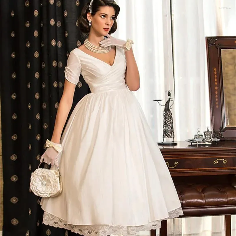 Party Dresses Vintage White V-Neck Length Taffeta Short Sleeves Ball Gown Evening Dress For Ladies With Lace Back Zipper