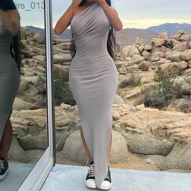 Grundläggande avslappnade klänningar svart elegant maxi klänning kvinnor 2023 sommar lutande axel ärmlös sida delad bodycon party klubb sexig lady vestidos yq240328