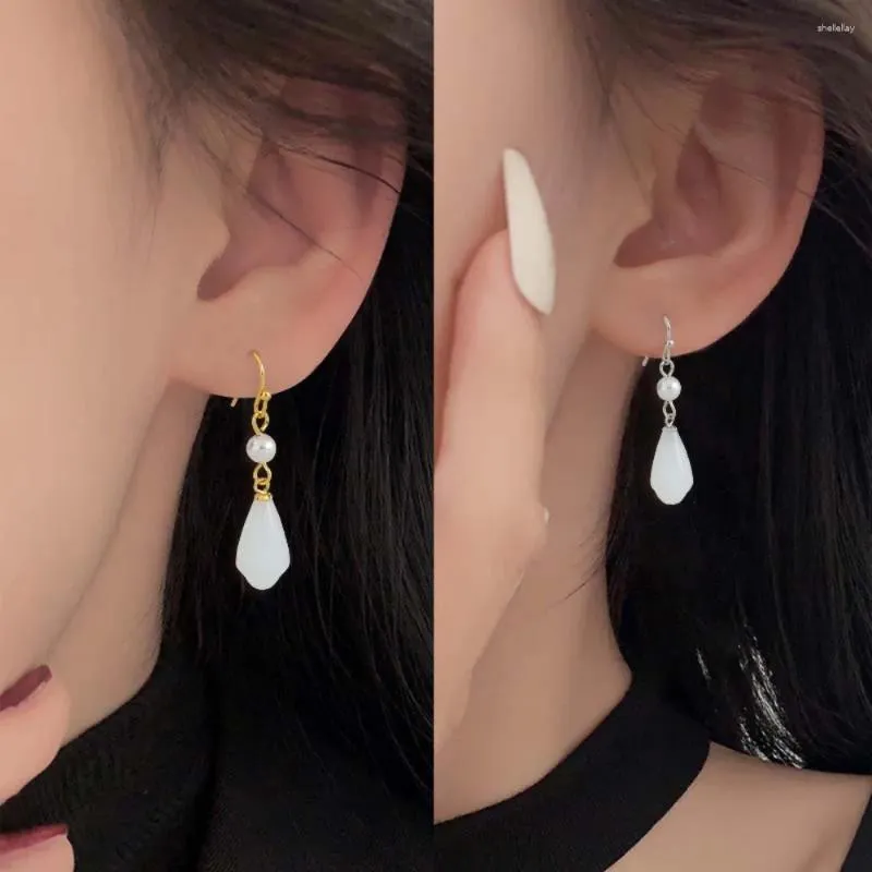 Dangle Earrings Temperament Imitation Jade Flower Piercing Ear Hook Pearl For Women Exquisite Drop Earring Wedding Jewelry Pendientes