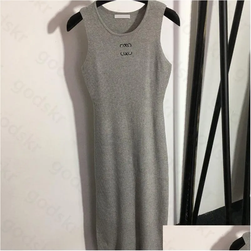 Vestidos Casuais Básicos Y Malha Mulheres Designer Slim Pacote Hip Saia Logo Bordado Marca de Moda Sem Mangas Sundress Drop Delivery A Otvoh