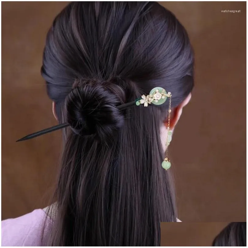 Pinces à cheveux Barrettes Vintage Glands en bois Bâton à la main Fleur antique Épingle à cheveux pour femmes Hanfu Chapeaux Cadeau Accessoires de coiffure Dr Otvgr
