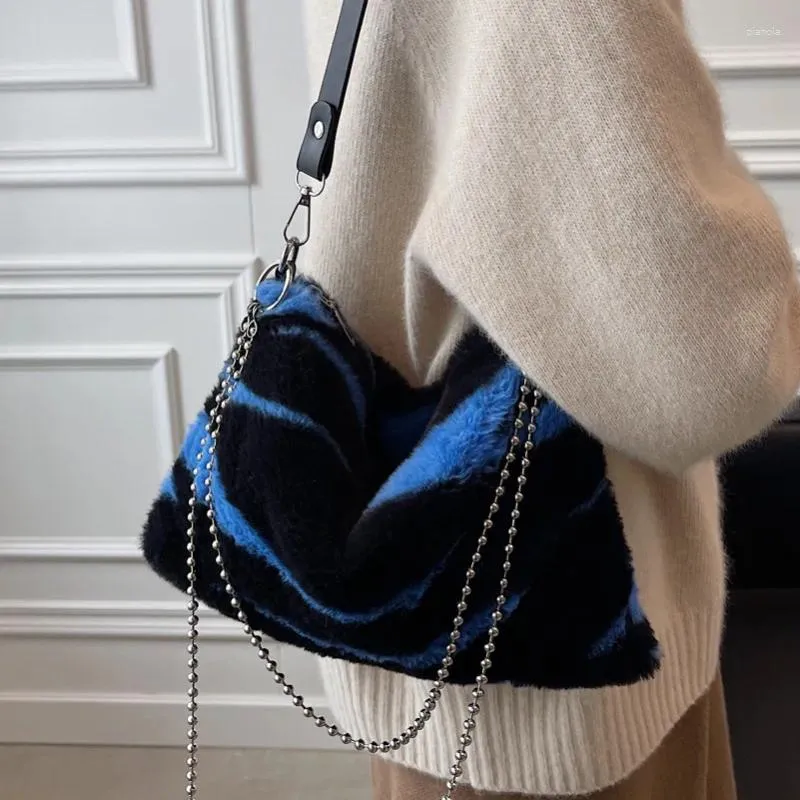 Сумки на плечо 2024, модная сумка-цепочка, плюшевая сумка через плечо, ниша в стиле пэчворк, цветная, для одной женщины, осень-зима, подмышки