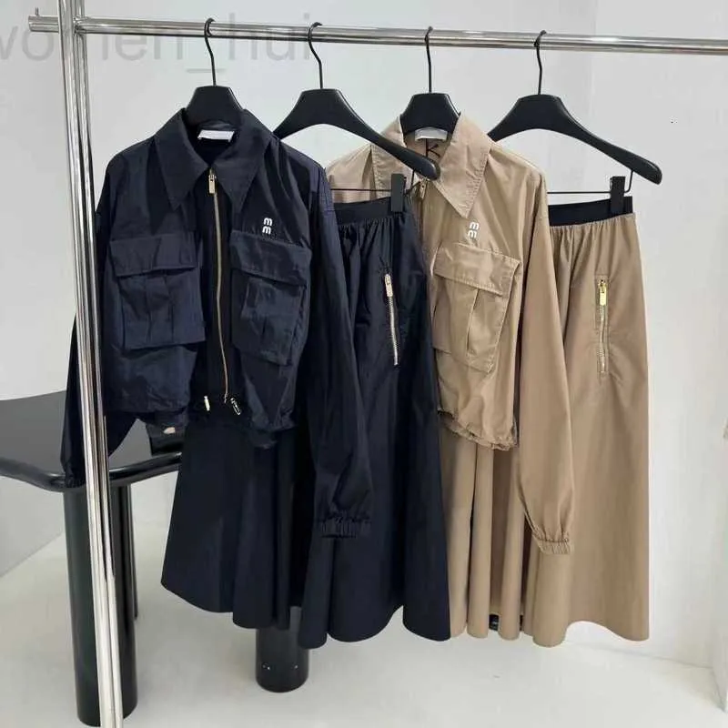 مصممة السترات للسيدات MIU Series Shenzhen Nanyou Highling European Women's Clothing حلوة وبار