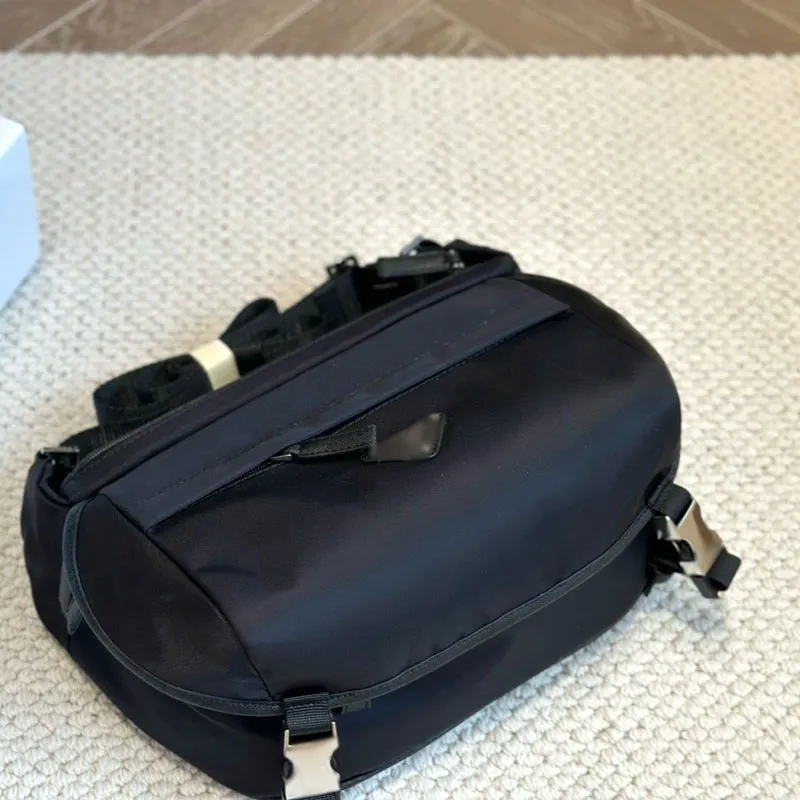 Sac de créateur de mode Hommes de haute qualité Sa Un trajet bien avec un sac tactique premium imbattable taille 40X20cm sac à bandoulière sac de poitrine