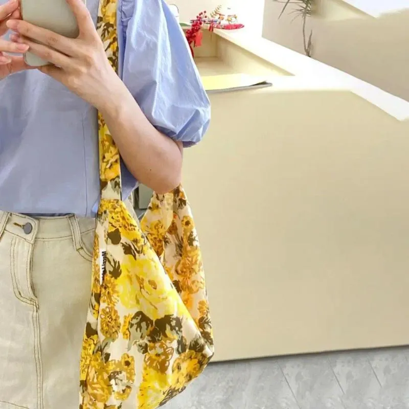 Borse a tracolla Borsa tote portatile in tela semplice Borsa casual per ragazze con motivo floreale floreale di grande capacità