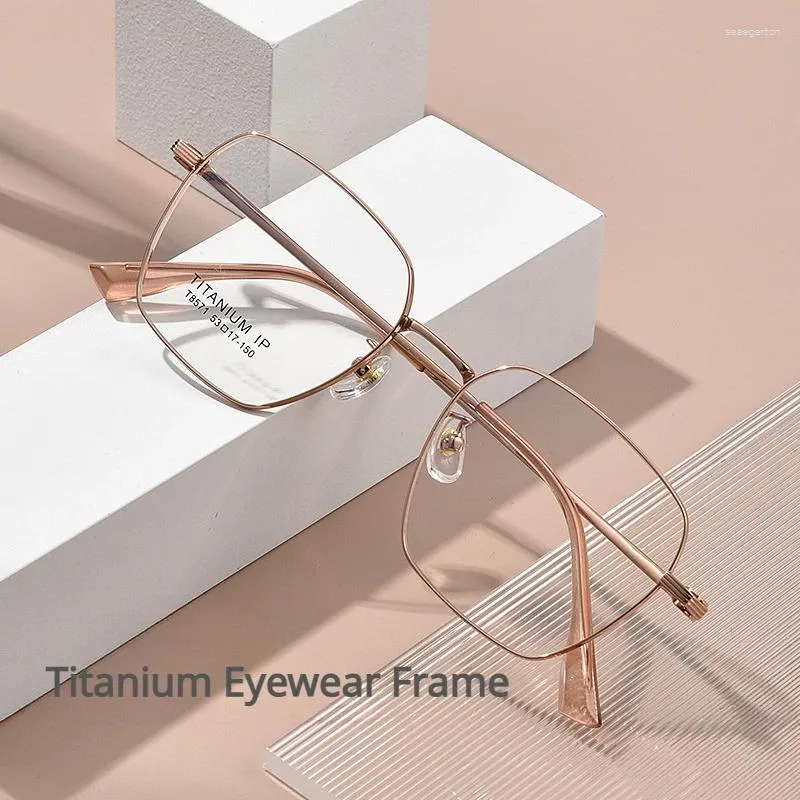 Zonnebrilmonturen Titanium wenkbrauwframe voor de jonge trendy stijl lenzenvloeistof Klassiek vierkant ontwerp Mode bijziendheidsbril