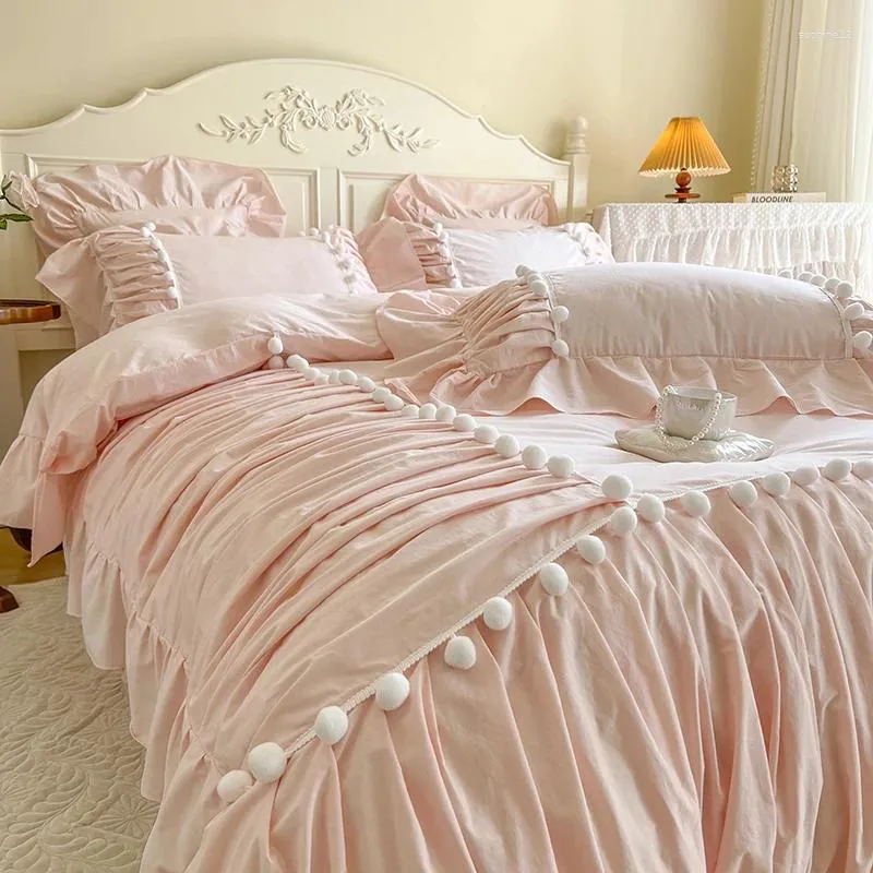 Ensembles de literie super doux coton lavé de luxe Princesse rose plissée Boule de poils décorer la couvre à couverture