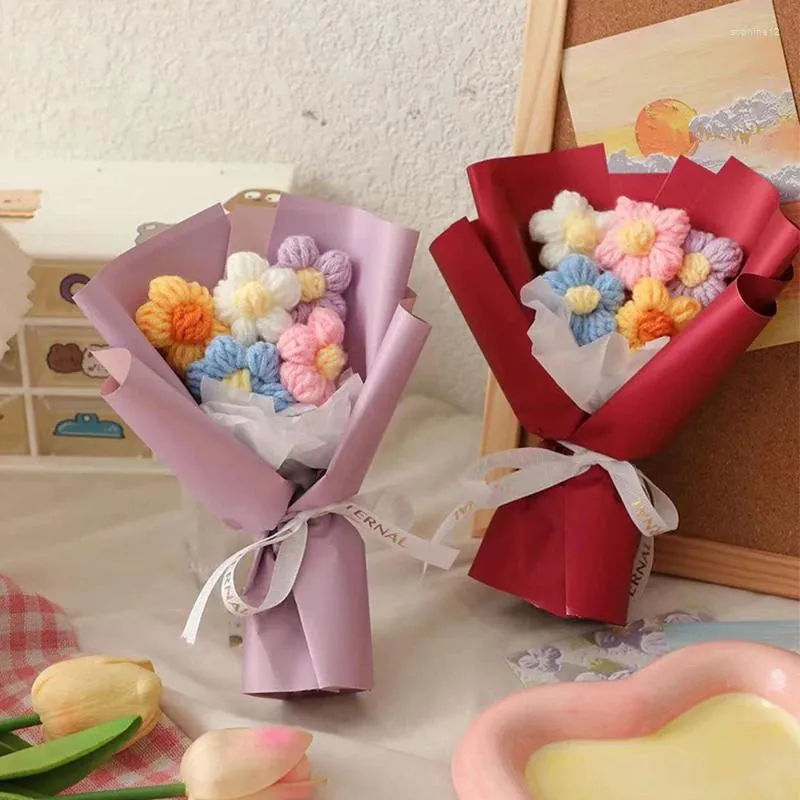 Flores decorativas terminadas el ramo de crochet de la fiesta de boda tejida a mano Decoración de la familia Valentín regal de San Valentín