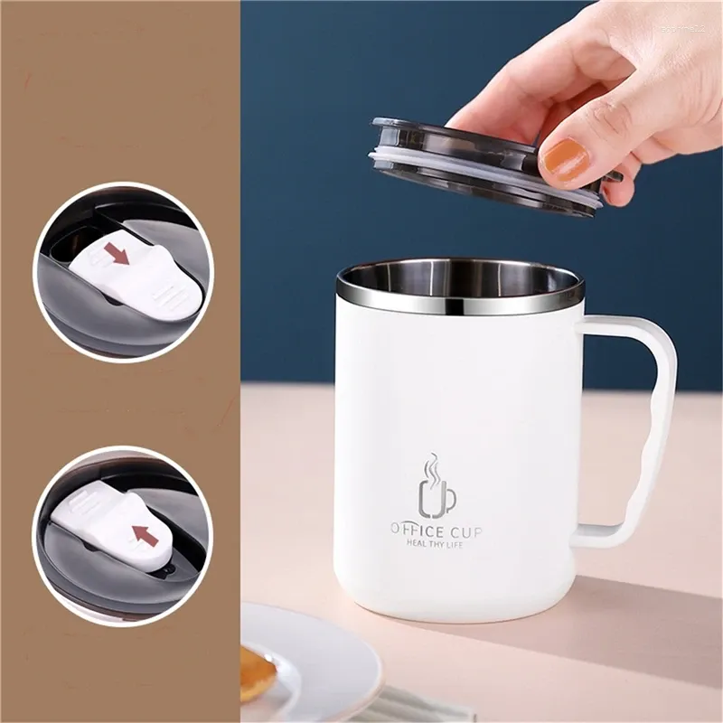 Tazze Tazza da caffè in acciaio inossidabile con coperchio Tazza isolata Utensili per bere resistenti al calore con doppio manico