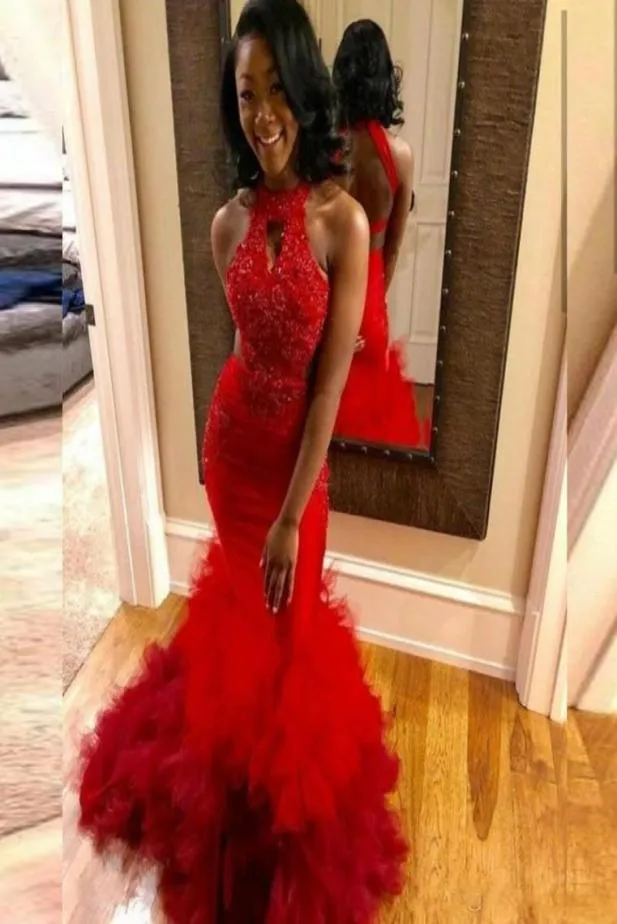 Robes de bal sirène rouge 2K19 fille noire africaine sexy robes de soirée dos nu appliques perles volants jupe licou cou formel Par8195882