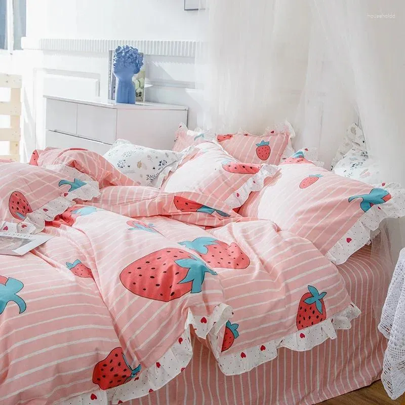 Beddengoedsets 2024 Est Vierdelig eenvoudig katoenen dubbel huishoudelijk laken dekbedovertrek slaapzaal aardbei roze