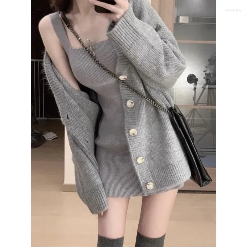 Abiti da lavoro Grigio Set di abiti a 2 pezzi Donna Casual Cardigan a maniche lunghe Bodycon Strap Maglione Abito da sera lavorato a maglia 2024autunno