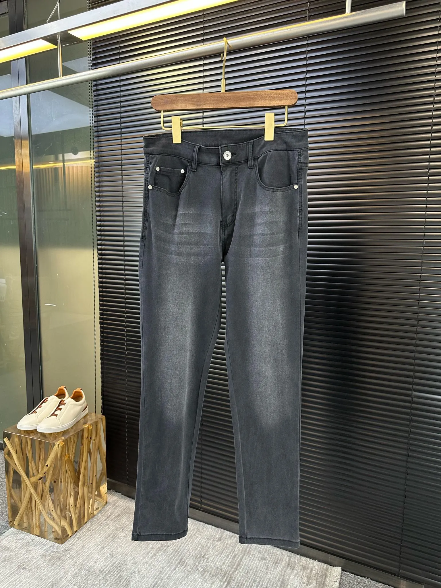 2024 Primavera Autunno Jeans da uomo ZZipper Pantaloni lunghi a matita da uomo a righe lavate chiare WCNZ001