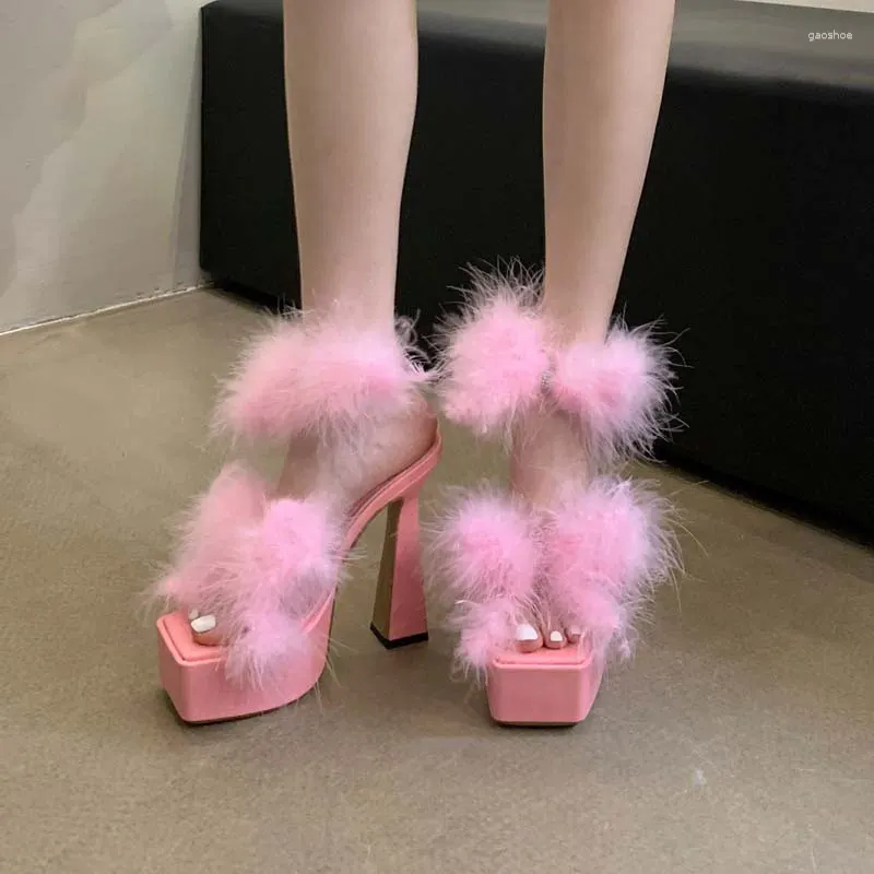 Kleidschuhe 15 cm hochhackige Sandalen rosa Pelzplattform weiße quadratische Zehe High Heels Sommergröße 35 Frauen Chaussures Femme