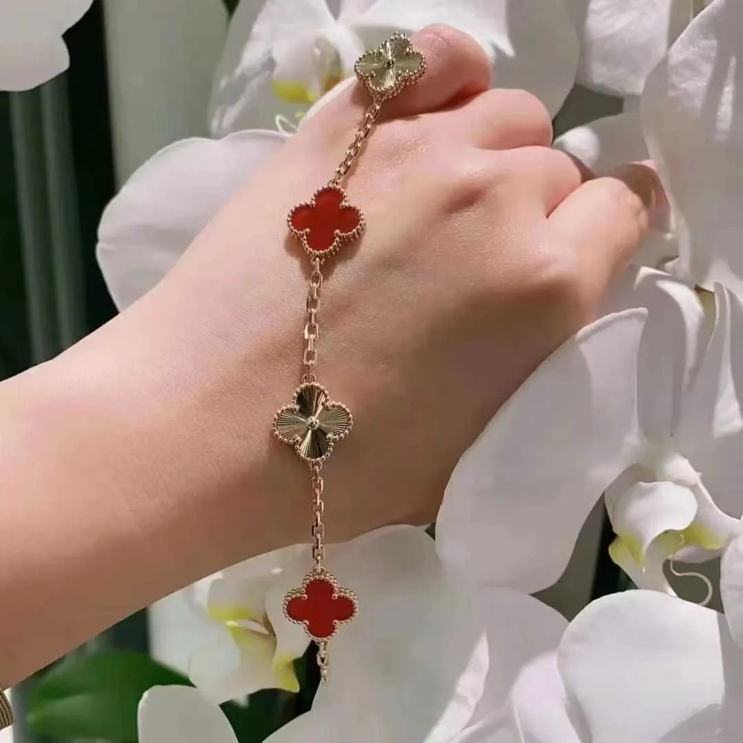 Brand Fashion Van Four Leaf Grass Bracelet High Version Lucky Double Sided V Gold Plating 18k Rose Laser Red Chalcedony Jewelry with logo