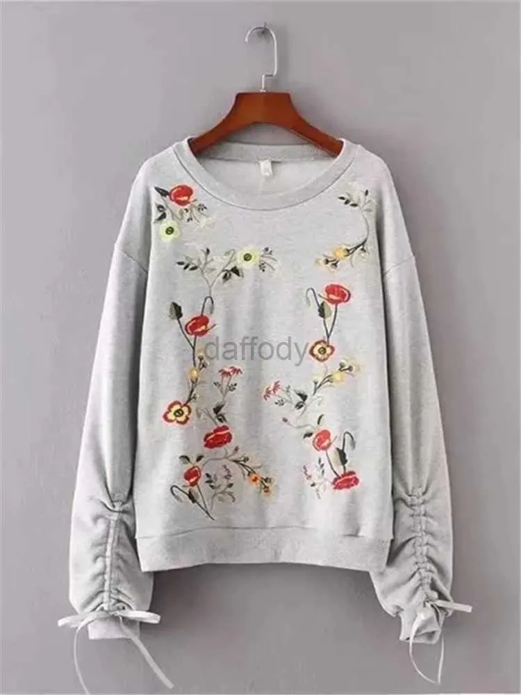 Women's Hoodies Sweatshirts Womens Sweatshirt Round Neck Pullover Embroidered Floral Design On The Front Cotton Long Sleeve T-Shirt With Pleated sleeves 24328