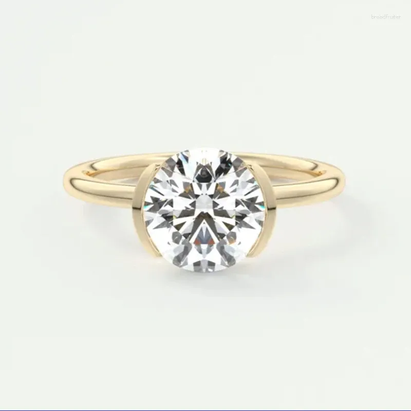 Klusterringar AAW Rund klippt 14K Yellow Gold Moissanite 2.0 Unik designförlovningsring för kvinnor Bröllopsdagslöfte