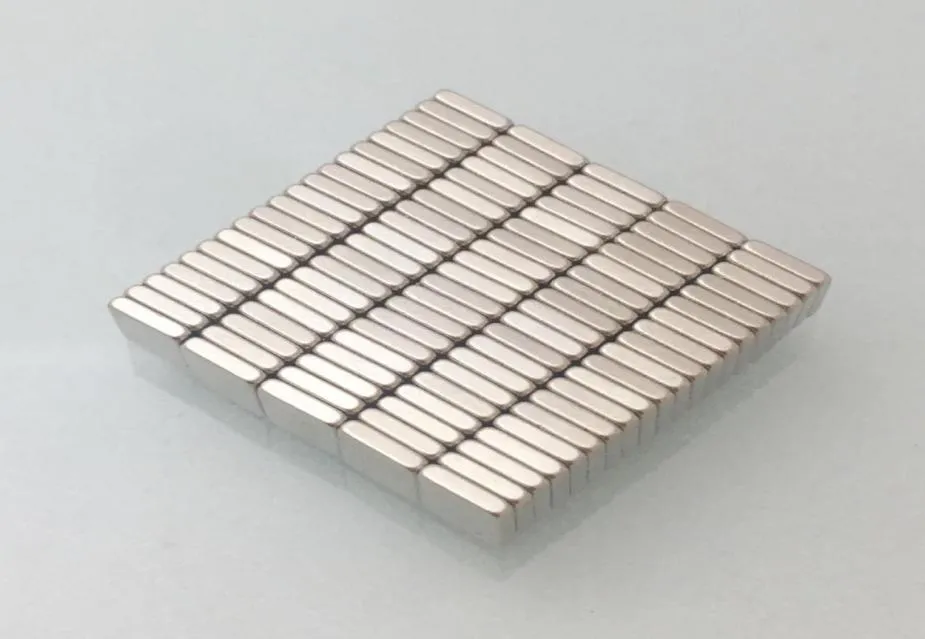 100 Stück superstarke kleine Block-Neodym-Magnete 4 x 4 x 1 mm Seltenerd-Neodym-Magnet Kunsthandwerk Kühlschrank 6237216