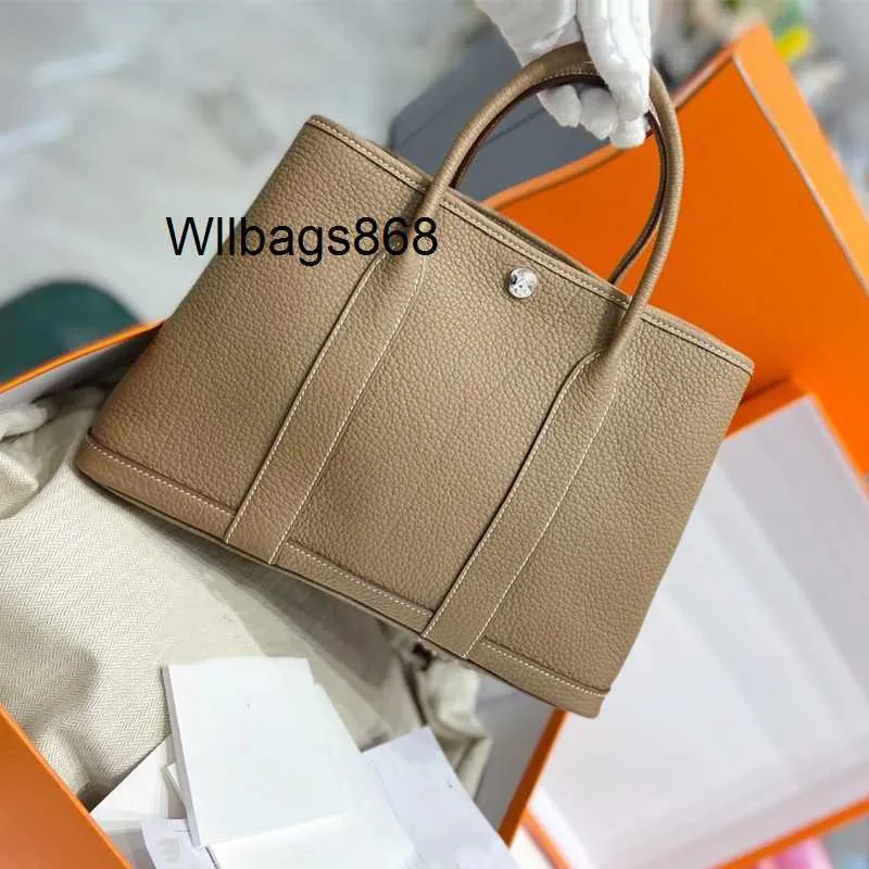 TOTES çanta L 2023 Yeni modaya uygun ünlü deri bahçe çantası, kadınlar için büyük kapasiteli el çantası bir omuz crossbody tote kova çantası