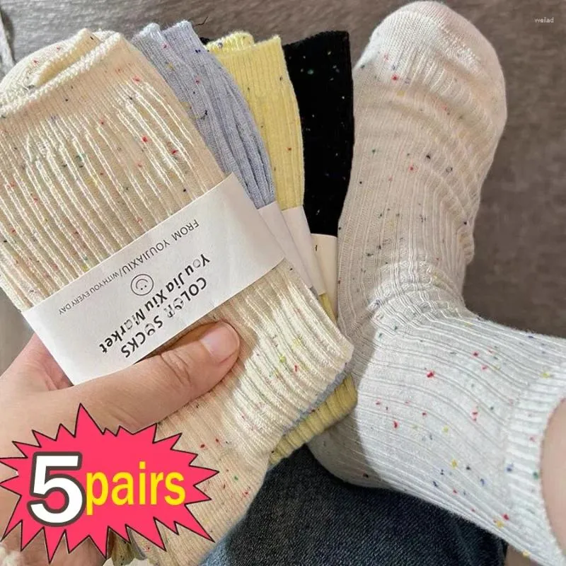 Kvinnors strumpor 1/5pairs godisfärger kawaii med blinkande prickar flickor avslappnade middörstrumpor harajuku bomull stickade medier