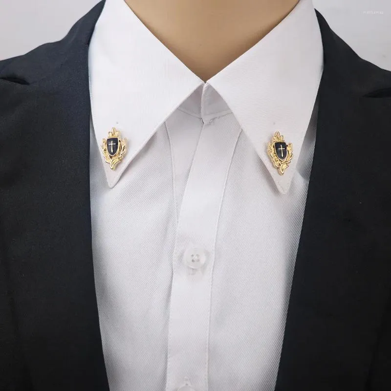 Broscher av hög kvalitet mans zinklegering korsbroschera affär casual bankett krage skjorta spänne dräkt badge stift