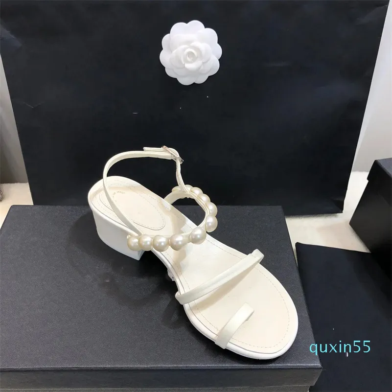 2024 Luxe Kristal Kalfsleer Gewatteerde Platform Dame Casual Sandaal Zwarte Schoenen Designer Vrouwen Platte Sandalen 35-41