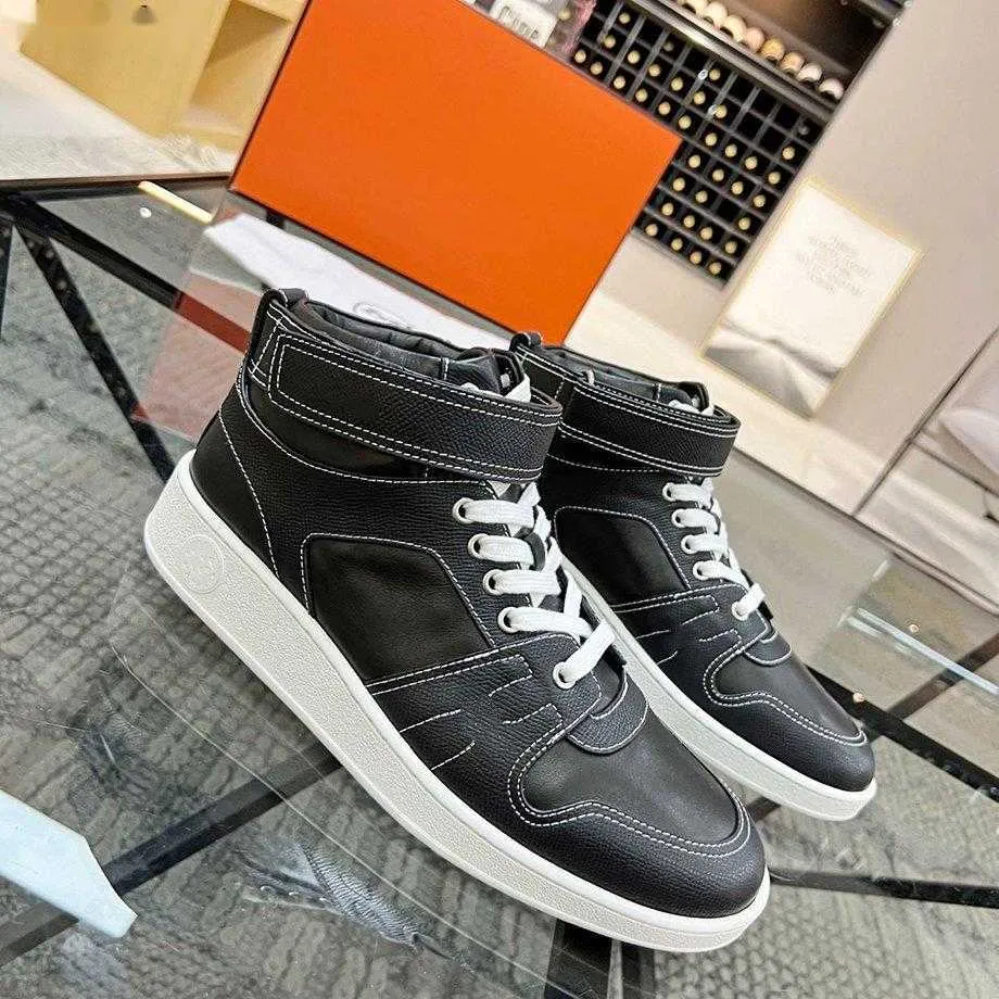 luxury designer Men's leisure sports shoes fabrics using canvas and leather a variety of comfortable material with box size38-45