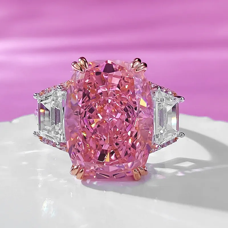 Luksusowa poduszka Cut 8CT Lab Pink Diamond Pierścień 100% prawdziwy 925 Srebrny Party Wedding Pierścienie dla kobiet biżuteria zaręczynowa