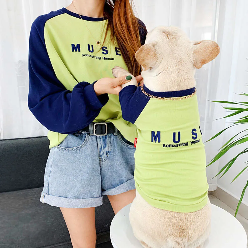 春と秋の猫と犬の服ロングスリーブ親子猫綿の綿Tシャツ刺繍テディパーカースモールドッグ2脚のジャケット