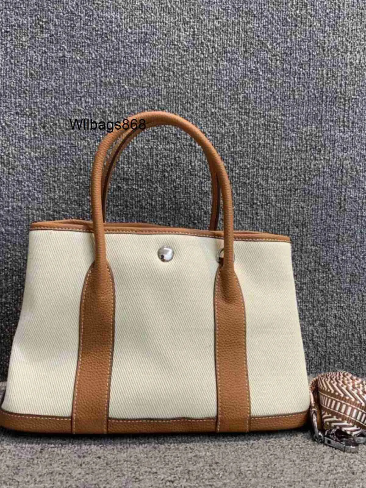 Totes Sac à main L Shopping Retrait Marchandises Sac en cuir véritable pour femme Version coréenne Couche supérieure polyvalente en peau de vache avec couleur contrastée Sac à main pour femme