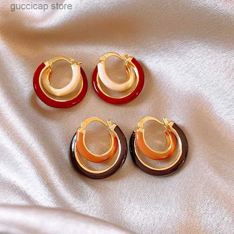 Charme géométrique en forme de C boucle d'oreille pour les femmes simples à la mode rétro boucles d'oreilles polyvalent Maillard couleur contrastée bijoux Y240328