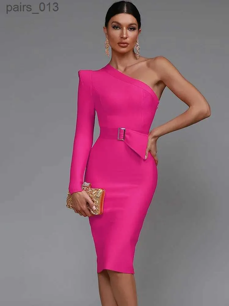 Grundläggande casual klänningar rosa bandage klänning kvinnor elegant fest bodycon bälte wist sexig en axel kväll födelsedagsklubb kläder sommaren 2023 yq240328