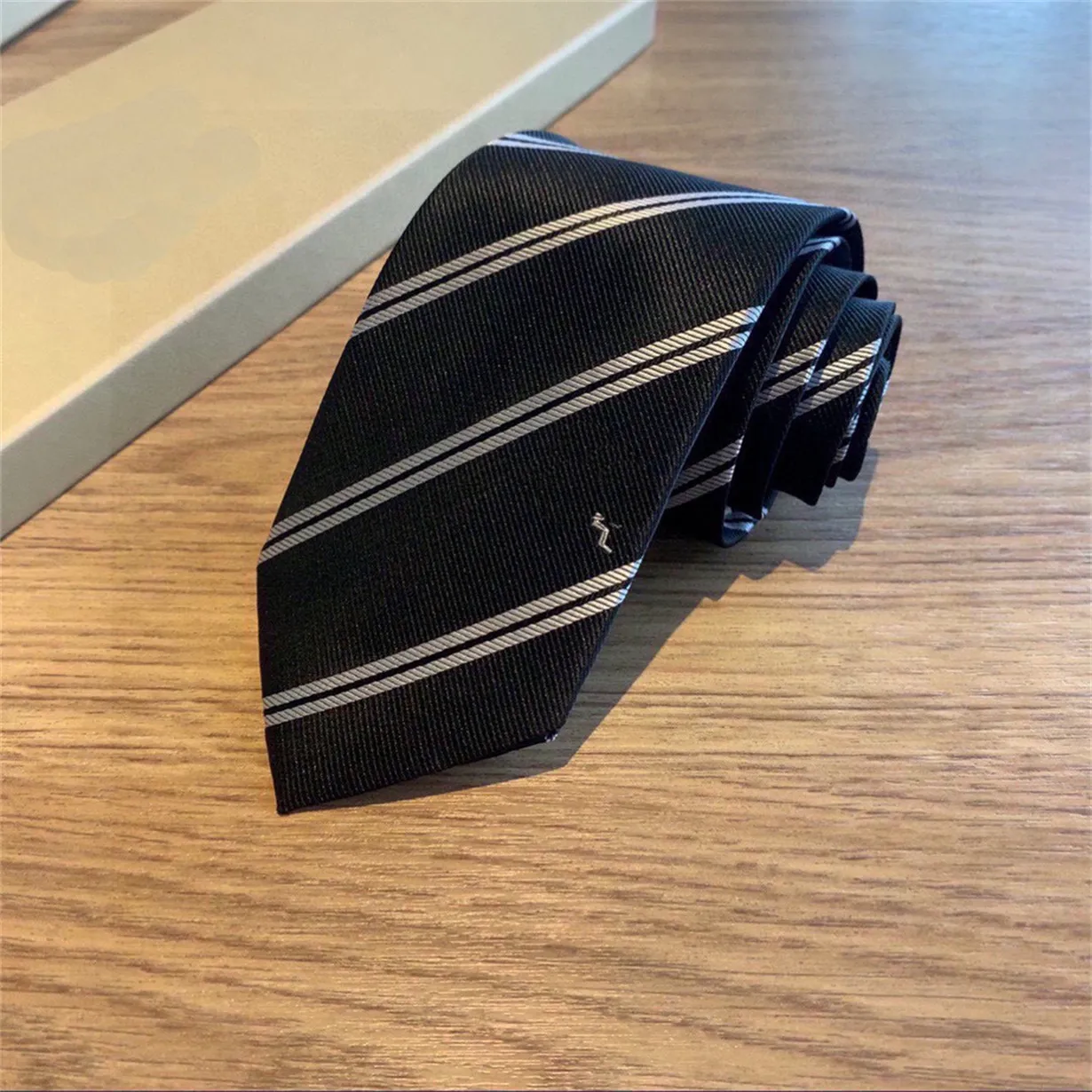 2024 Hawaii Cravate Cravate pour hommes Cravate de mode Marque Party Mariage Cravates teintées en fil Cravate de marque rétro Cravate décontractée pour hommes Cravates d'affaires avec boîte 8819