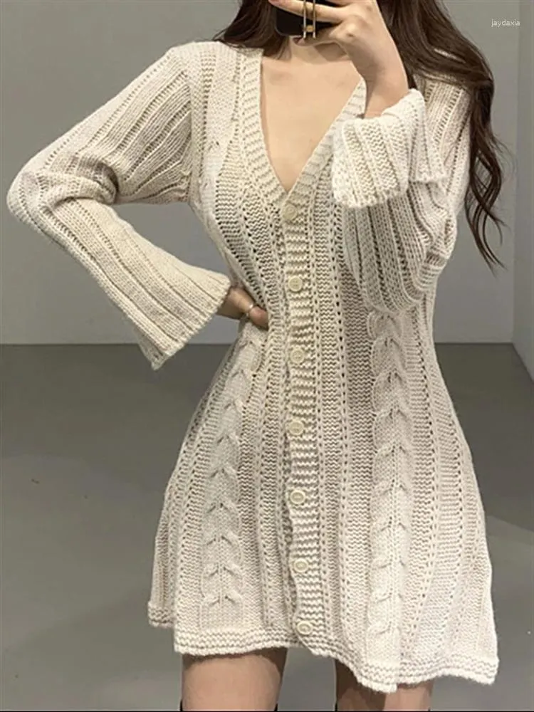 Robes décontractées épais élégant chaud 2024 vêtements hiver pull robe pour femmes solide automne tricoté vintage femme coréenne tricots