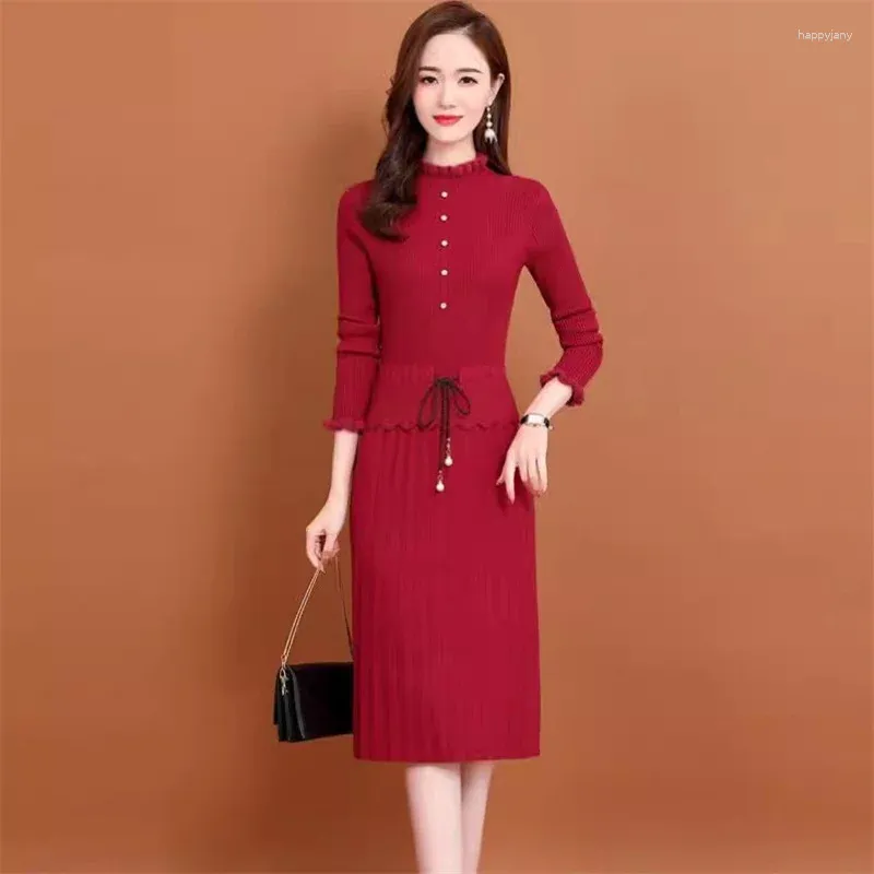 Casual Dresses 2024 Autumn Winter Women False Two-Piece Dress Plush Thicked Kne Length Mångsidig smal stickad bottentröja Kvinna