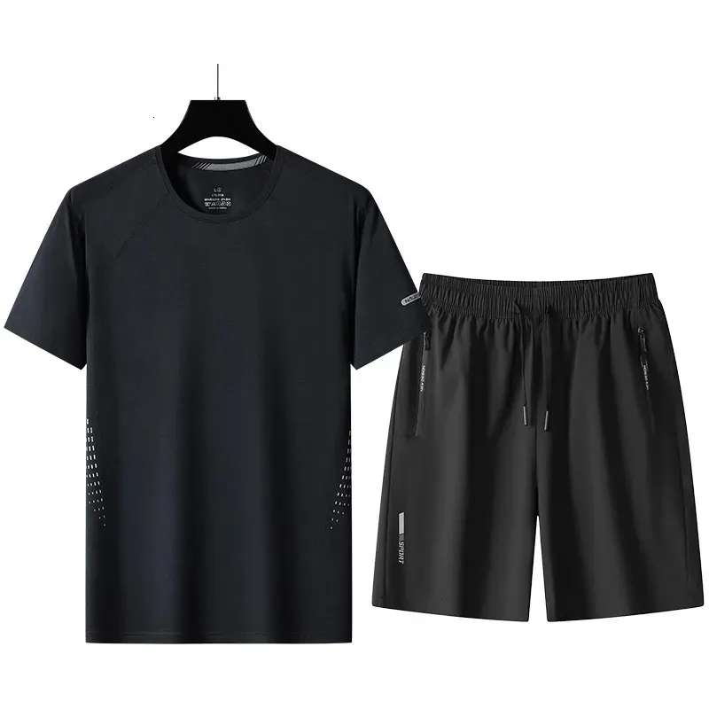 Zomer Zwart Wit Trainingspakken Voor Heren Set Mouwen T-shirt Shorts Sportkleding Merk Sportpak Oversize 5XL 240325
