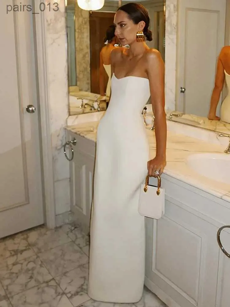 Basic Casual Dresses 2024 Elegant Sleeveless Backless Slim Maxi Dress Women Fashion White Off Shoulder Strapless Vestidos Lady High Waist Party Robes yq240328