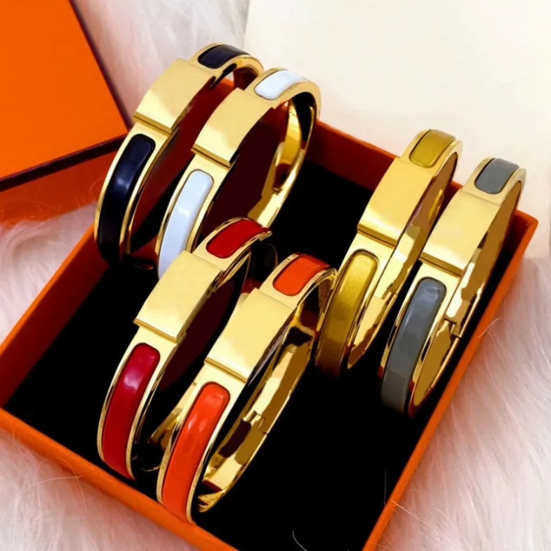 Female clic bracelet designer charm bracelet jewelry woman man trumpet 8mm wide casual preppy style classic 19 color select womens letter designer bracelet bangle