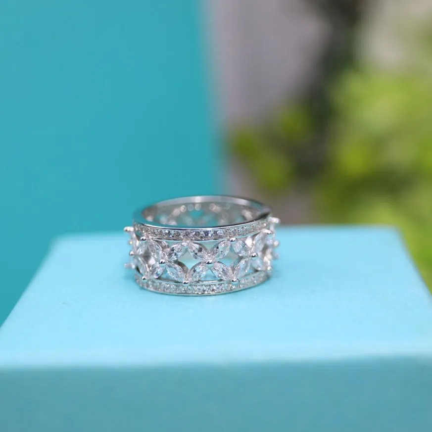 Designers ring mode kvinnliga smycken gåva lyxiga diamant silver ringar designer par smycken gåvor enkel personlig stil pa283f
